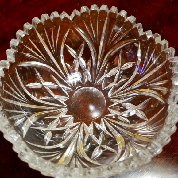 VINTAGE SMALL LEAD CRYSTAL BOWL - Picture 1 of 4